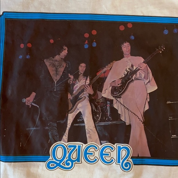 RARE Vintage 70s Queen Concert T-shirt - Picture 3 of 10